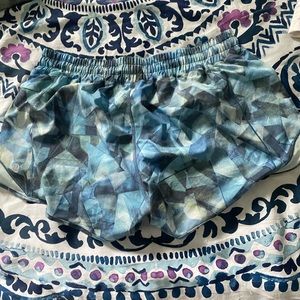 Lululemon hotty hot shorts 4in size 12